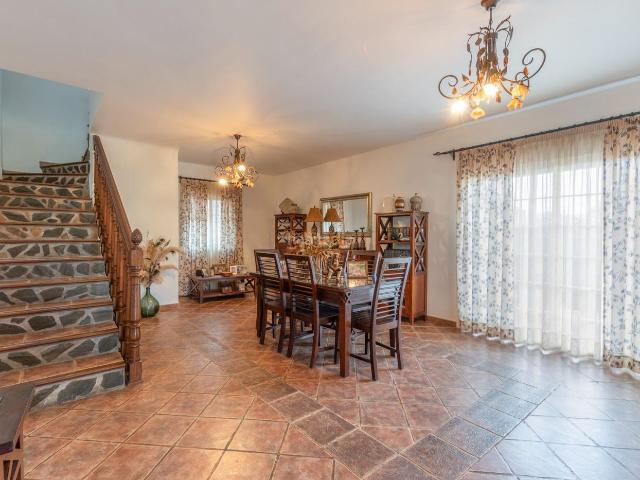 Chalet en venta en Madrid, Cortes Huertas. Chalets.
