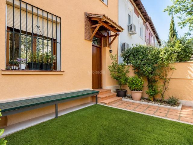 Chalet en venta en Madrid, Hispanoamérica Bernabéu. Chalet con encanto para actualizar en una colonia residencial de Hispanoamérica Chamartín. Chalets.