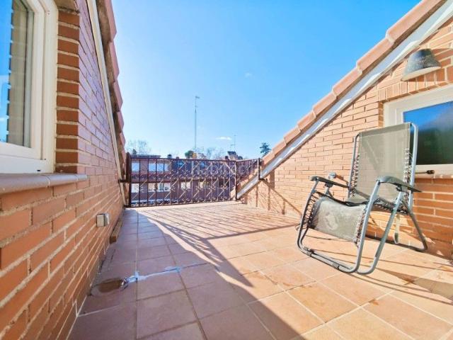 Chalet en venta en Madrid, Palomas. Casa adosada en venta en Madrid Madrid. Chalets.