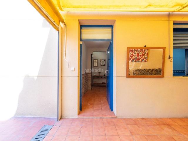 Chalet en venta en Madrid, Peñagrande. Chalet independiente con dos viviendas, piscina y terraza panorámica en Peñagrande. Chalets.