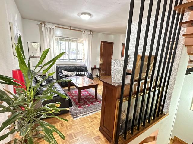 Chalet en venta en Madrid, Valdezarza. Chalets.