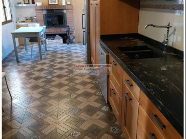 Chalet en venta en Madrigueras
