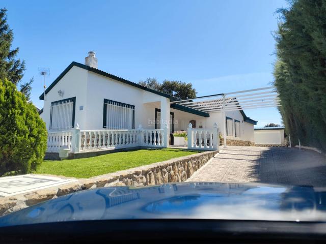 Chalet en venta en Maello. CHALET EN VENTA, ARÉVALO. Chalets.