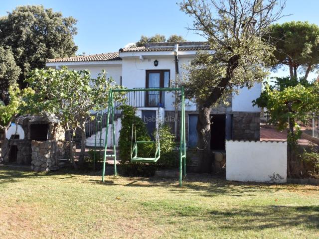 Chalet en venta en Maello. Chalet independiente. Chalets.