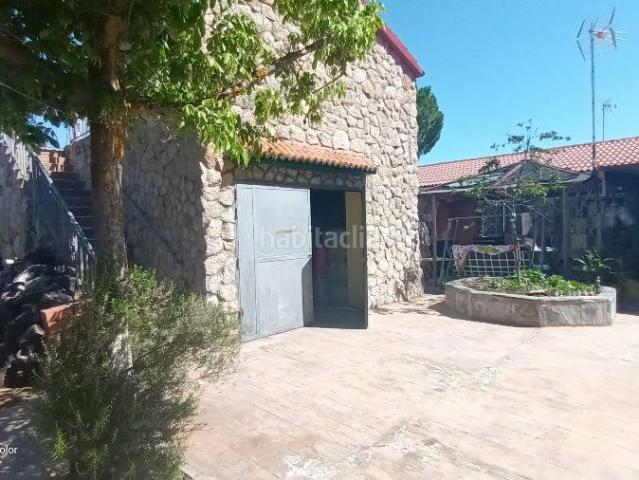 Chalet en venta en Maello. Chalets.