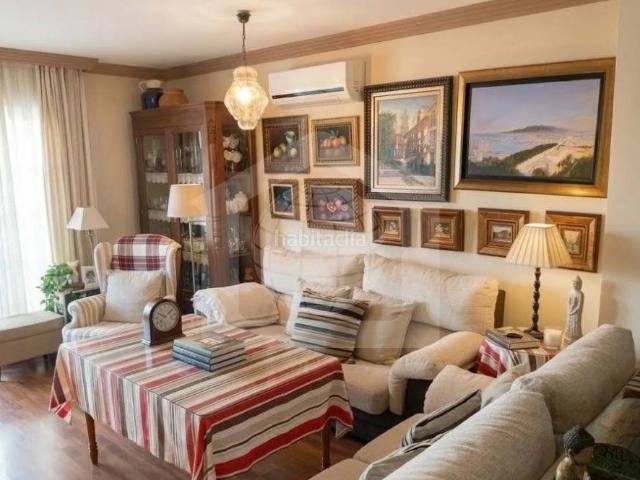 Chalet en venta en Málaga, Camino de Antequera. Chalet pareado en Calle Castilla. Chalets.
