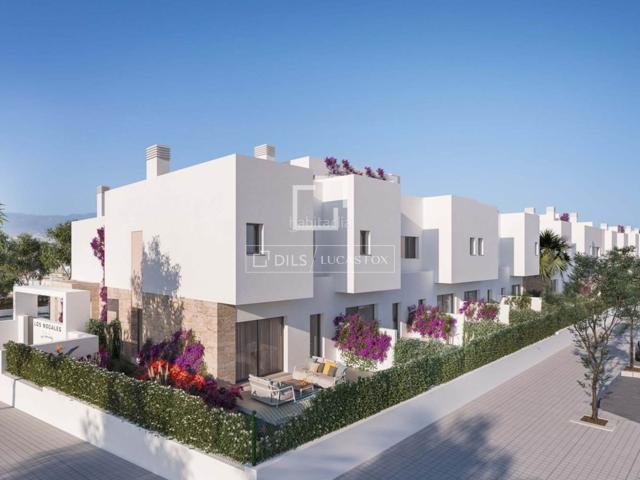 Chalet en venta en Málaga, Churriana El Pizarrillo La Noria Guadalsol. Casa villa de obra nueva de 4 dormitorios con 35m de jardín en venta en malagaoeste. Chalets.