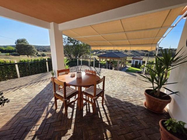 Chalet en venta en Malpartida de Plasencia. Casa adosada en venta en CARRETERA DE CACERES PLASENCIA Cáceres. Chalets Malpartida de.