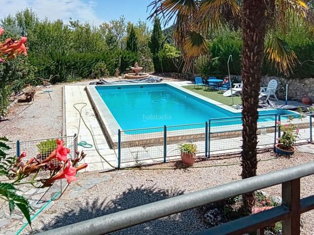 Chalet en venta en Mancha Real. SE VENDE GRAN PARCELA CON OLIVOS, PISCINA Y CHALET. Chalets Mancha.