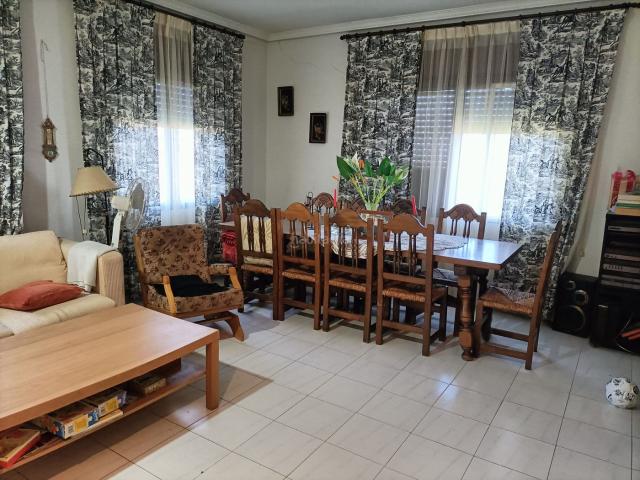 Chalet en venta en Orgaz. OFERTA DE FINCA RUSTICA CON CHALET DE 200M2. Chalets.