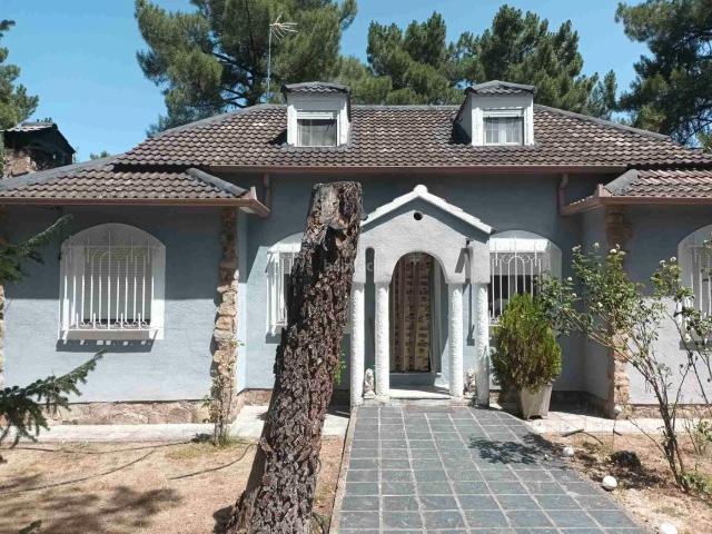 Chalet en venta en Marugán. ESTUPENDO CHALET EN MARUGAN SEGOVIA. Chalets.