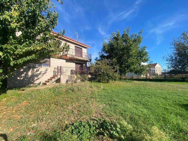 Chalet en venta en Maside. REF: 01365 Chalet seminuevo en venta. Chalets.