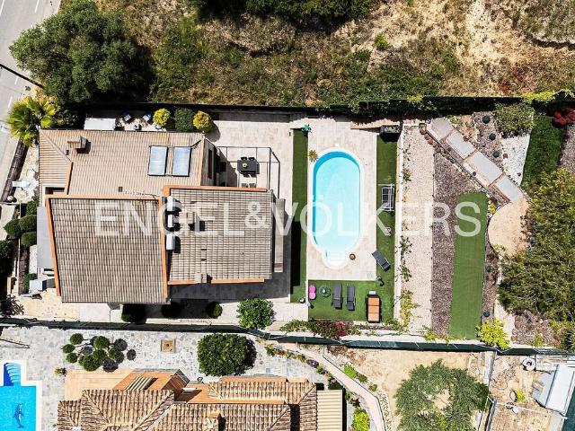 Chalet en venta en avenida Can Valls, Masquefa, de 405 m² 4 habitaciones por 715.000