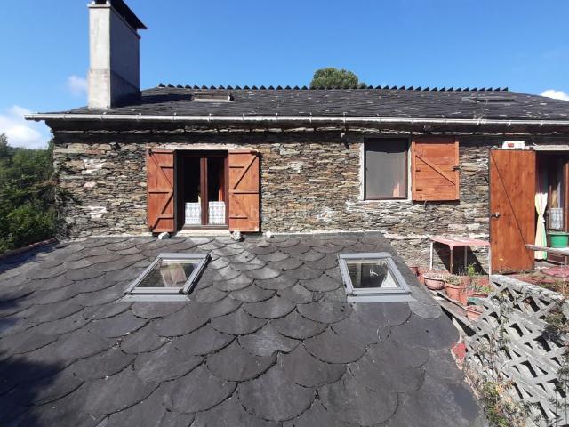 Chalet en venta en Mañón. Vivienda unifamiliar con restaurante en O Barqueiro. Chalets.