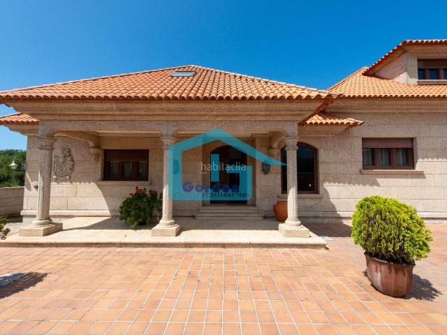Chalet en venta en Meaño. Chalets.