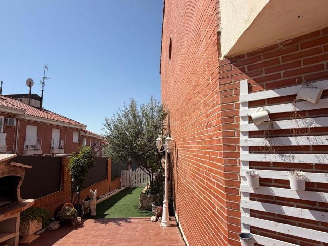 Chalet en venta en Meco, Meco pueblo. Casa o chalet independiente en venta en Plaza de España s n. Chalets.