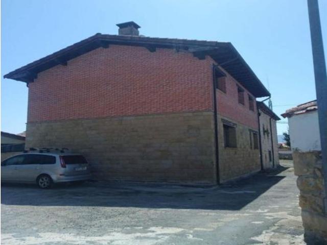 Chalet en Venta en Medina de Pomar, Burgos