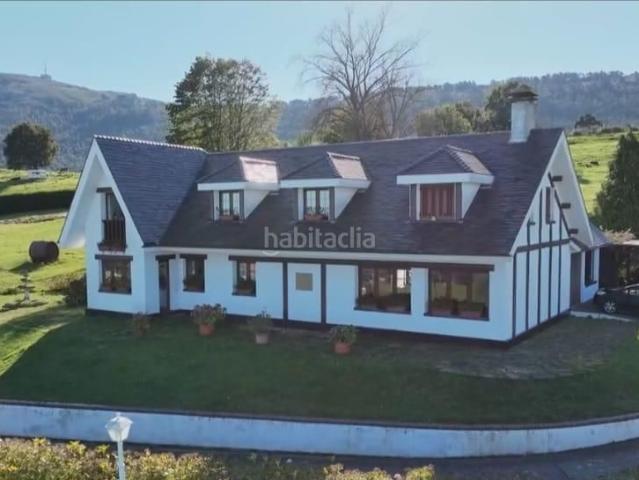 Chalet en venta en Medio Cudeyo, Heras Santiago San Salvador. Cuando sueñas con espacio, luz y vistas estás pensando en esta finca. Chalets Medio.