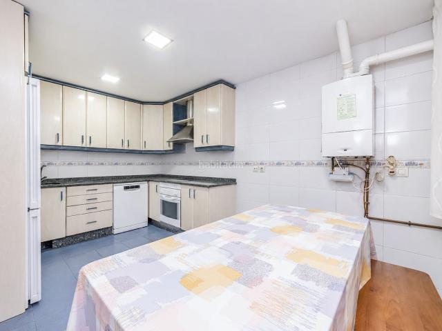 Chalet en venta en Mejorada del Campo. Chalet adosado en venta en Avenida de Europa. Chalets Mejorada del.