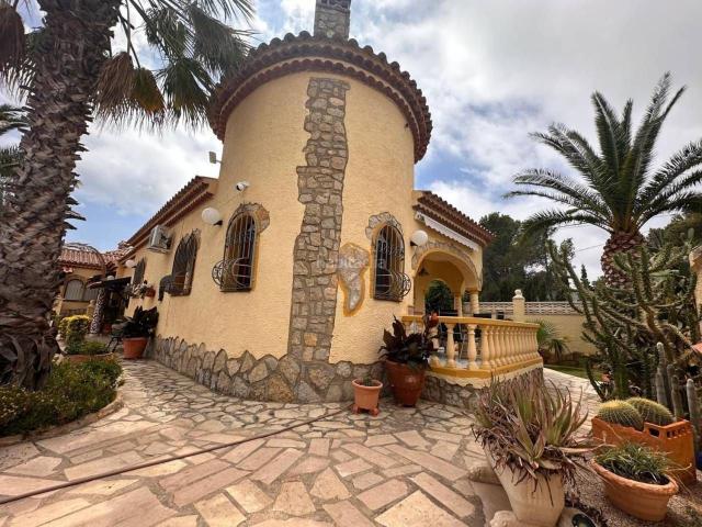 Chalet en venta en Miami Platja, Centre Costa Dorada. Chalets Miami.