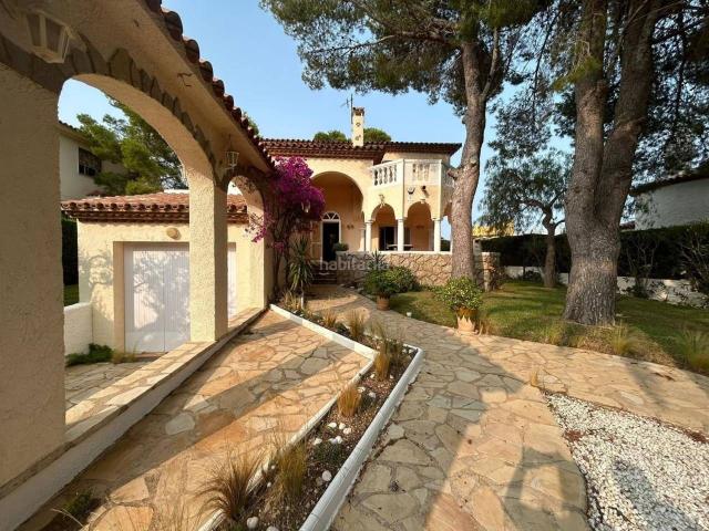 Chalet en venta en Miami Platja, Pino Alto Costa Dorada. Chalets Miami.