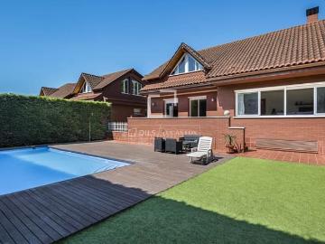 Chalet en venta en Mira Sol, Barcelona