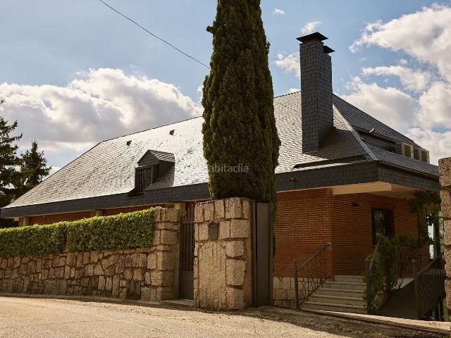 Chalet en venta en Miraflores de la Sierra. Magnífico CHALET INDIVIDUAL en la Urbanización Cantagallo. Chalets Miraflores de la.