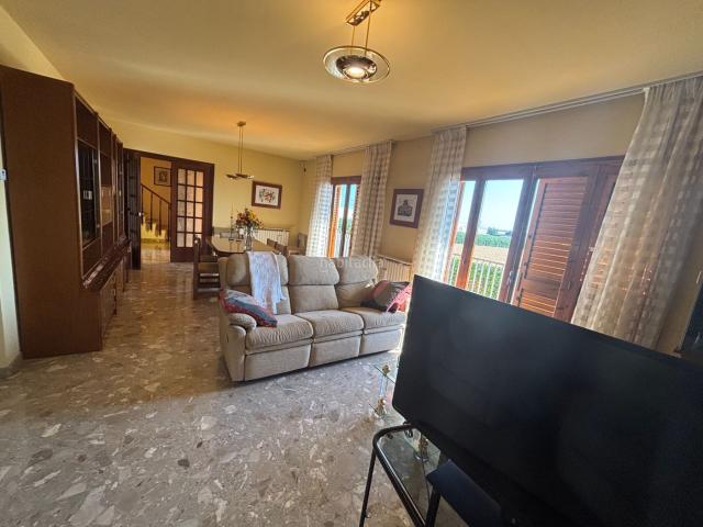 Chalet en venta en Miralcamp. XALET AMB JARDI EN VENDA. Chalets.