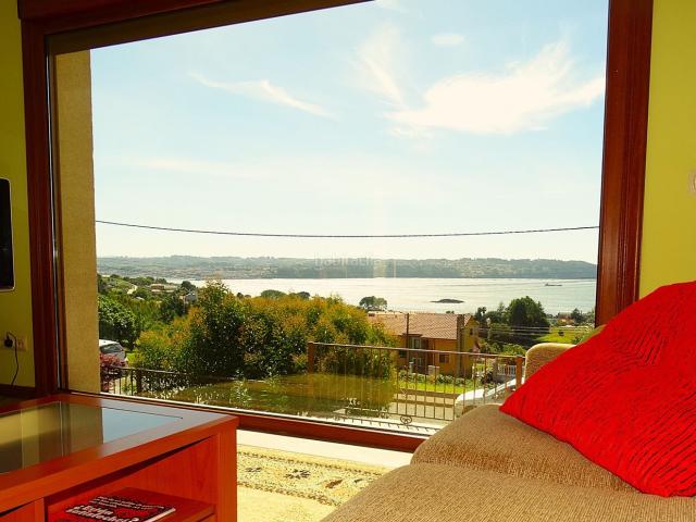 Chalet en venta en Miño. Casa de lujo en Perbes de 610 m² con inmejorables vistas y excelentes calidades. Está en un estado excepcional, casi a estrenar. Chalets.
