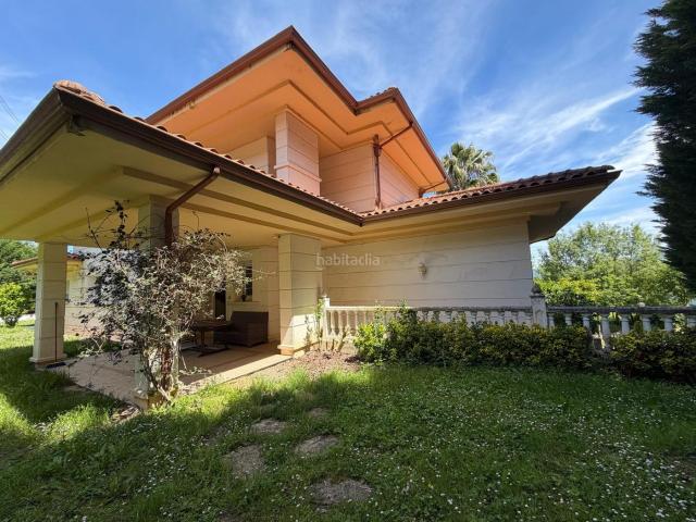 Chalet en venta en Mungia. INMOBILIARIA CAMPUZANO VENDE este espectacular chalet en la Bilbaína. Chalets.