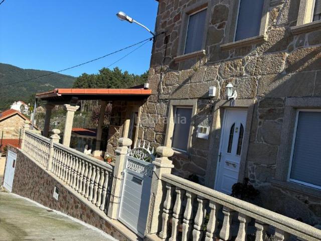 Chalet en venta en Muros. MARAVILLOSO CHALET EN MUROS CON VISTA AL MAR. Chalets.