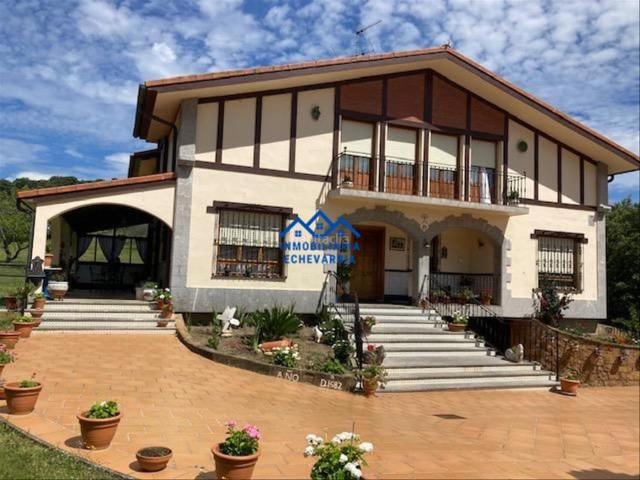 Chalet en venta en Muskiz. Chalets.