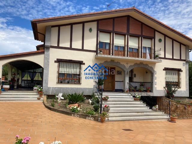Chalet en venta en Muskiz. Chalets.