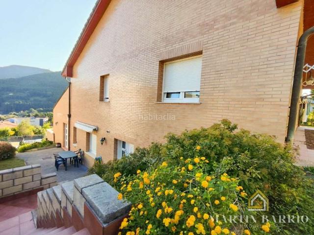Chalet en venta en Muskiz. ESPECTACULAR CHALET DE DOS VIVIENDAS EN LAURETA, MUSKIZ. Chalets.