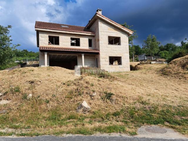 Chalet en venta en Nogueira de Ramuín. ATENCIÓN Excelente CHALET individual en construcción. SAN MIGUEL DO CAMPO. Chalets Nogueira de.