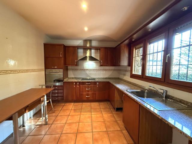 Chalet en venta en Navacerrada. InmoGil Gestion, Chalet independiente en venta en Navacerrada Pueblo. Chalets.