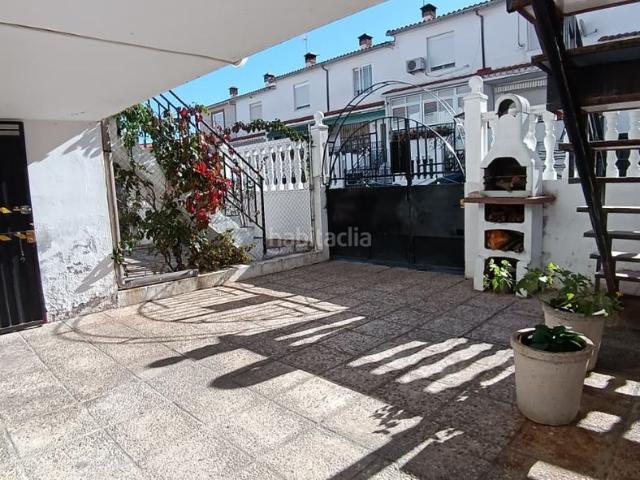 Chalet en venta en Navaluenga. ¡No dejes pasar esta oportunidad y contacta con nosotros hoy mismo. Chalets.