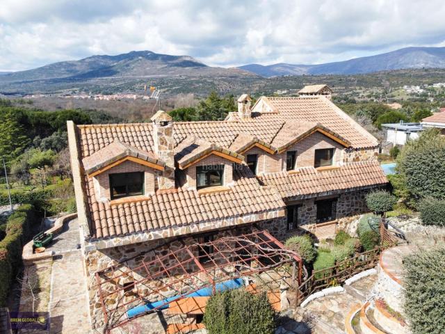Chalet en venta en Navalafuente. Chalets.