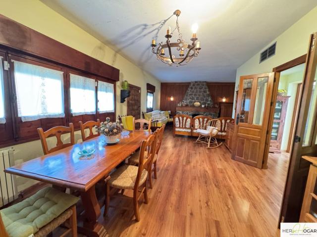 Chalet en venta en Nambroca. Chalet en venta en Nambroca, 6 dormitorios. Chalets.
