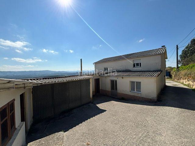 Chalet en venta en Narón, San Mateo Castro O Val. Bonita casa de piedra en buen estado para habitar, zona de El Val. Chalets.