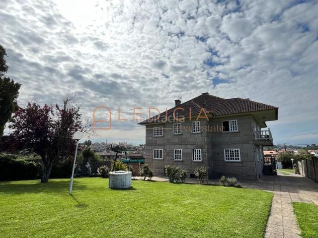 Chalet en venta en Nigrán, Panxón. Chalets.