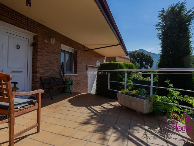 Chalet en venta en Nueno. Chalet independiente en urbanización Parque de Guara. Chalets.