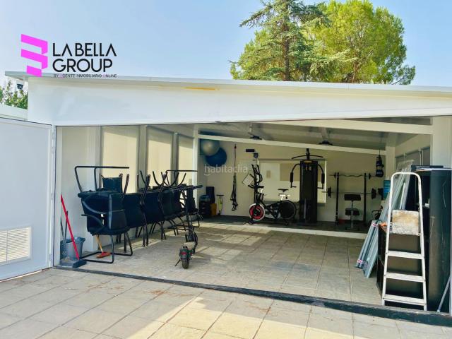 Chalet en venta en Nuevo Baztán, Nuevo Baztán Pueblo. Chalet independiente completamente reformado con piscina en Nuevo Baztán. Chalets Nuevo.