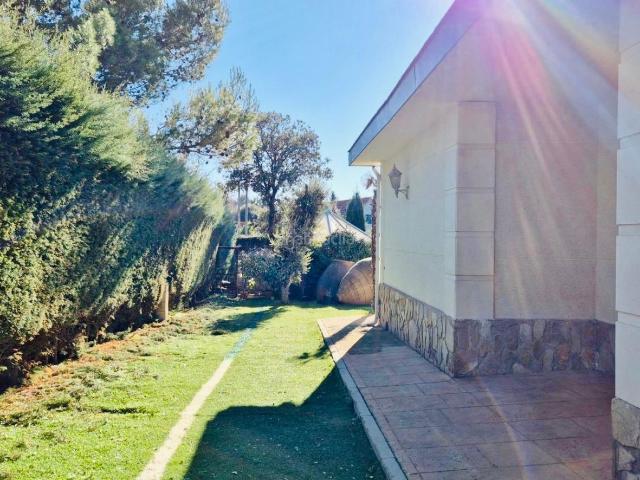 Chalet en venta en Nuevo Baztán, Eurovillas. Casa Chalet independiente en Eurovillas. Chalets Nuevo.
