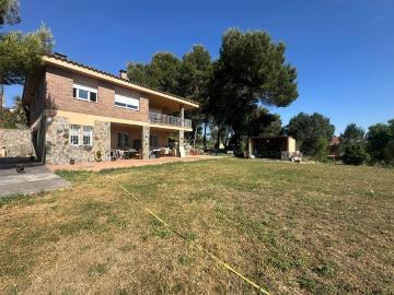 Chalet en venta en Sabadell, Castellarnau. Chalet exclusivo con jardín en Castellarnau, Sabadell. Chalets.