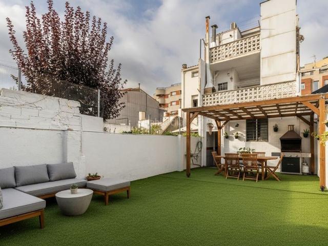 Chalet en venta en Sabadell, Gràcia. IDEAL PARA DOS FAMILIAS. Chalets.