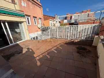 Chalet en venta en calle De la Baronia, Sabadell, de 160 m² 4 habitaciones por 480.000