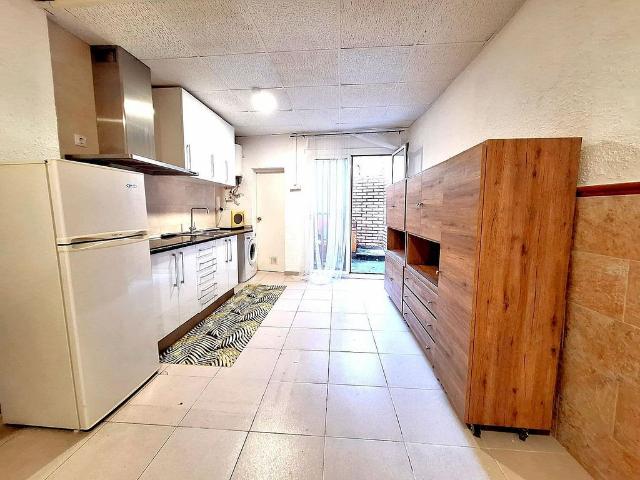 Chalet en venta en calle Del Metge Mir, Sabadell, de 60 m² 2 habitaciones por 169.900