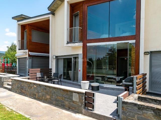 Chalet en venta en Sabiñánigo, Las Margas Golf Latas. Si buscas una de las mejores viviendas de Las Margas Golf, esta merece toda tu atención. Chalets.