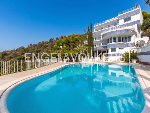 Chalet en venta en Sagunt, Centro El Castillo. VILLA DE AUTOR CON VISTAS AL MEDITERRÁNEO. Chalets.